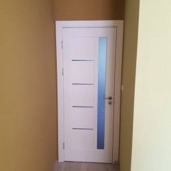 Интериорна врата Грета - Бяла мат Остъклена